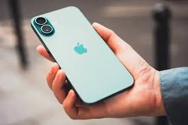 تسريبات تكشف عن تصميم آيفون 17 Pro مع تحسينات كبيرة في الكاميرا والأداء 1 آيفون 17 Pro